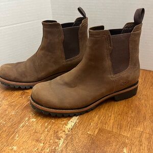 Chaco Womens 9.5 Fields Chelsea Waterproof Suede Boot Chestnut  JCH108886